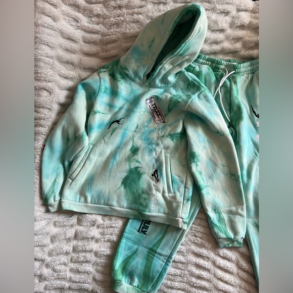 New Seafoam green Small women’s Truly hoodie and joggers set. By Mr Eatwell - Picture 2 of 8